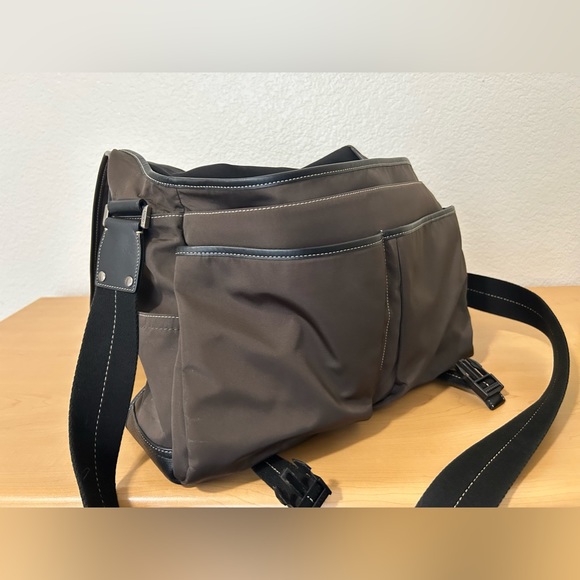 Coach Dark Brown Voyager Messanger Bag - Picture 5 of 16